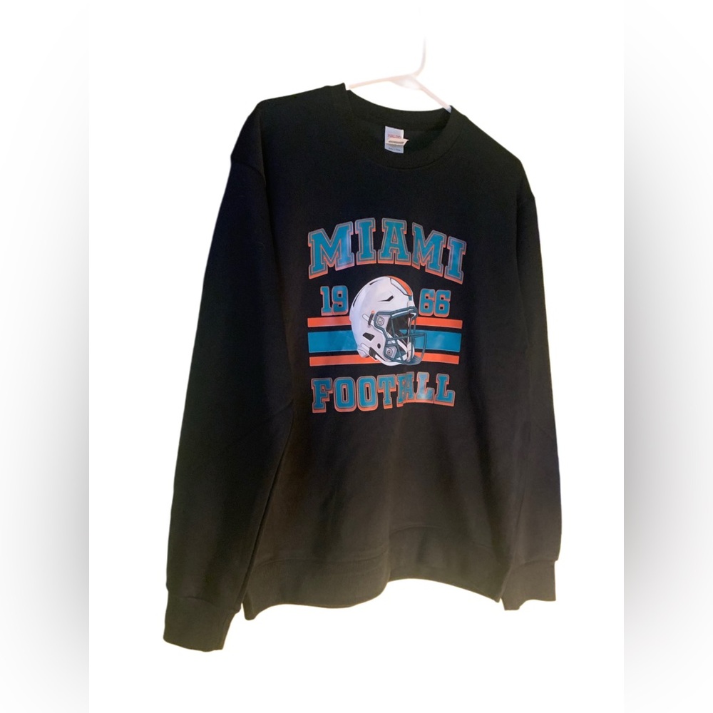 Miami Dolphins football sweatshirt size M NWOT